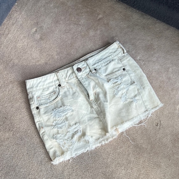 American Eagle cream mini Jean skirt - Picture 2 of 5